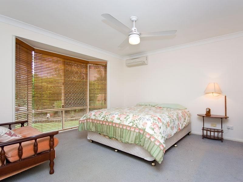 10 Cambridge Crescent, Forest Lake QLD 4078