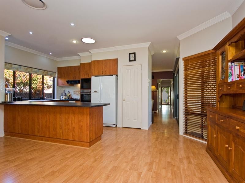 12 Jetty Walk, Forest Lake QLD 4078