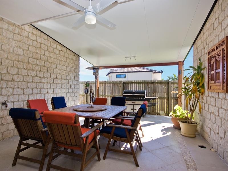 12 Jetty Walk, Forest Lake QLD 4078