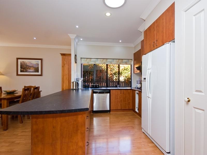 12 Jetty Walk, Forest Lake QLD 4078