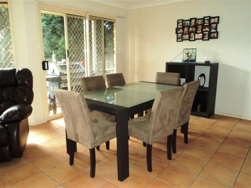 8 Pintail Crescent, Forest Lake QLD 4078