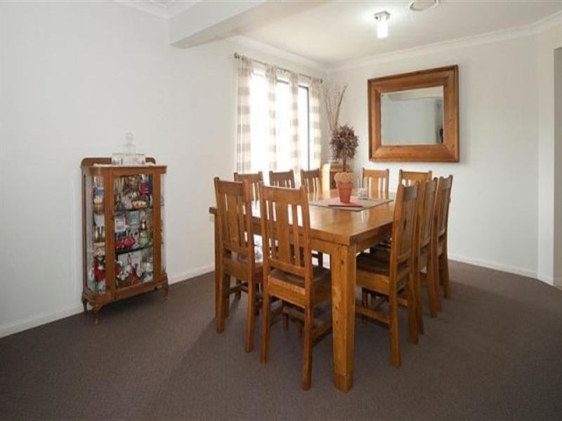 49 Laurel Street, Heathwood QLD 4110