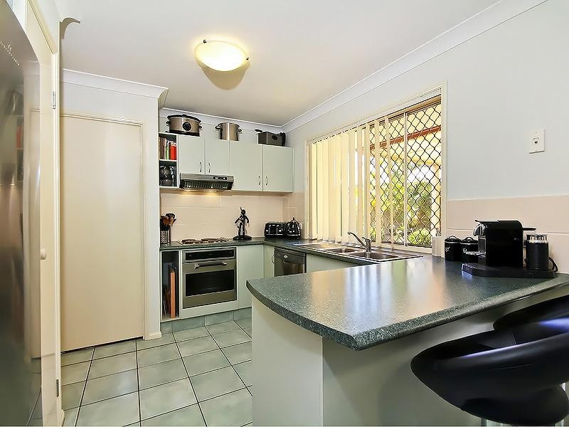 1 Wren Place, Forest Lake QLD 4078