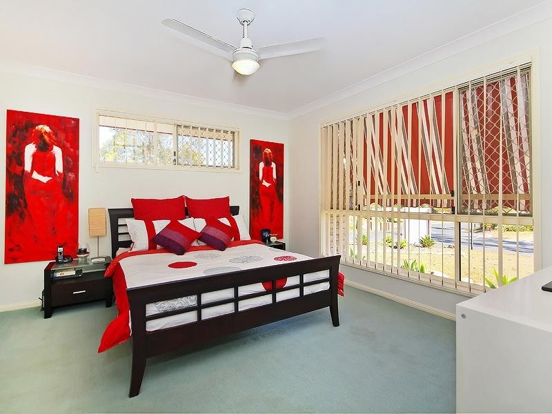 1 Wren Place, Forest Lake QLD 4078