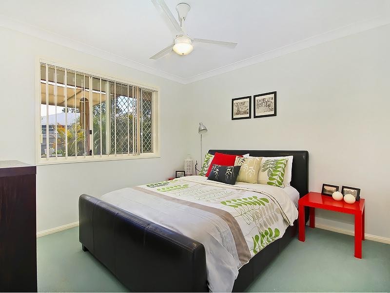 1 Wren Place, Forest Lake QLD 4078