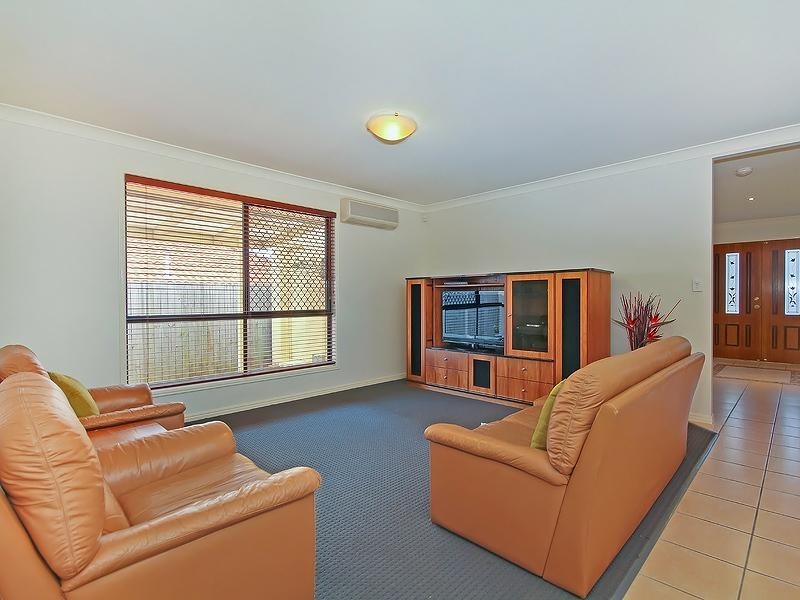 3 Mallard Place, Forest Lake QLD 4078