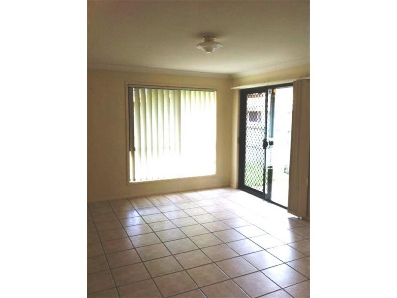 8 Badminton Court, Forest Lake QLD 4078