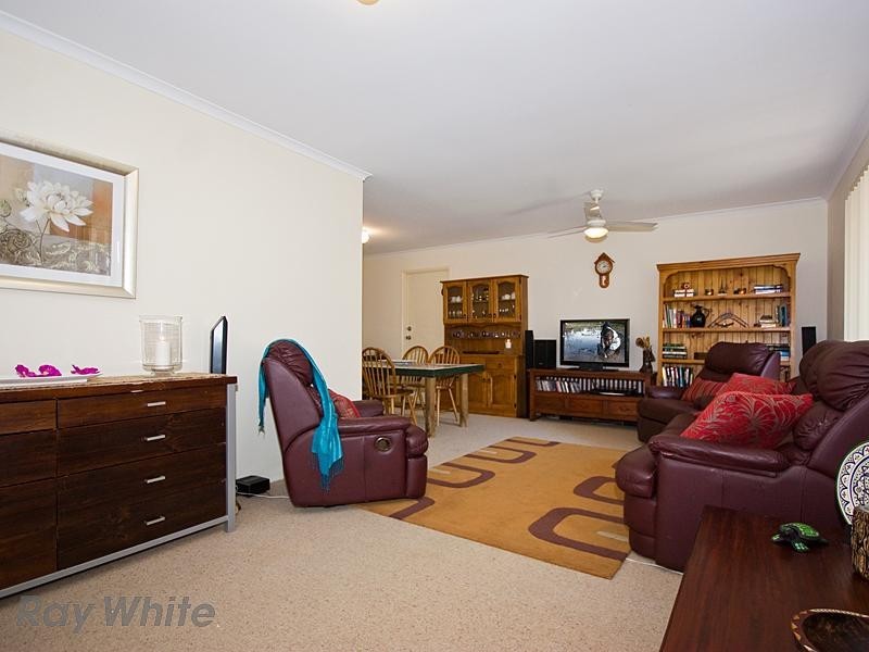 27 Ponderosa Place, Forest Lake QLD 4078