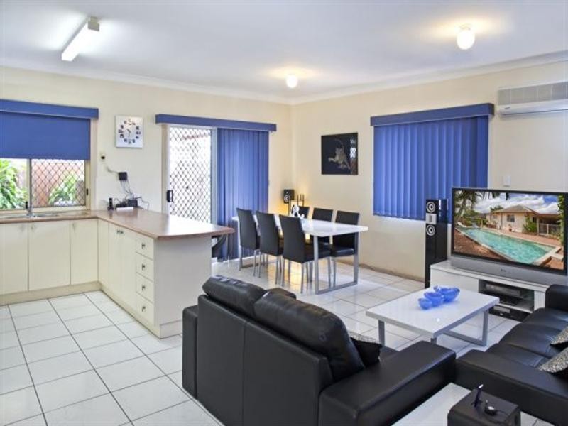 102 Poinciana Street, Inala QLD 4077