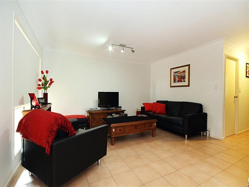 32 Huon Place, Forest Lake QLD 4078