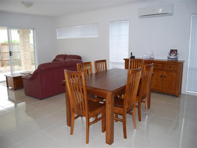 33 Casuarina Circuit, Heathwood QLD 4110