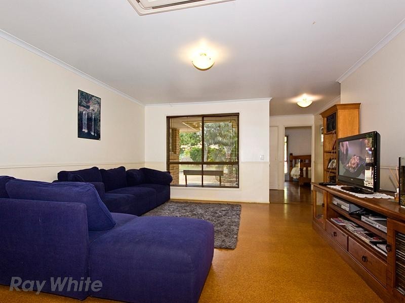 7 Murray Place, Forest Lake QLD 4078