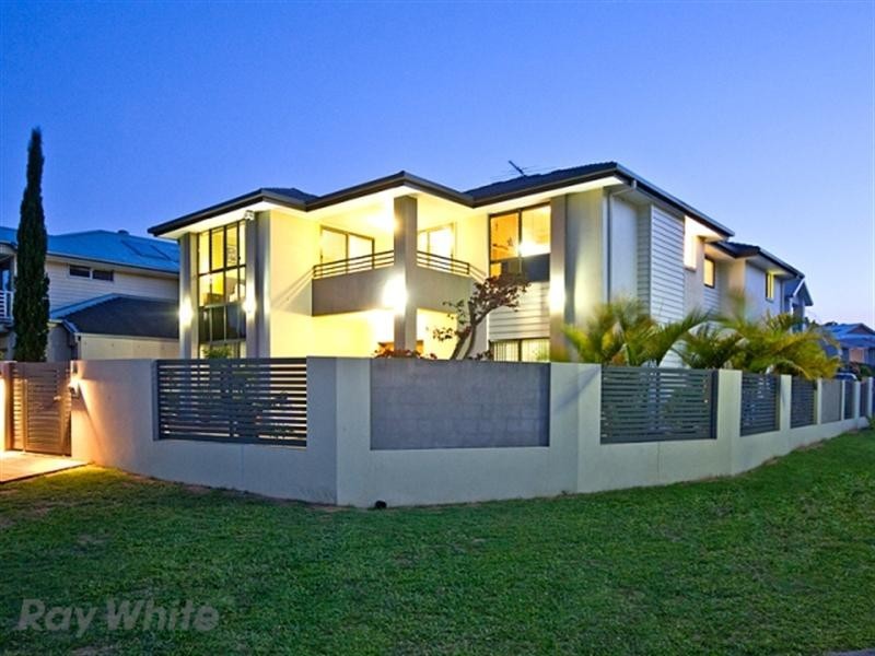 8 Santorini Place, Forest Lake QLD 4078