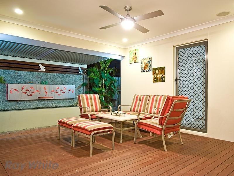 8 Santorini Place, Forest Lake QLD 4078