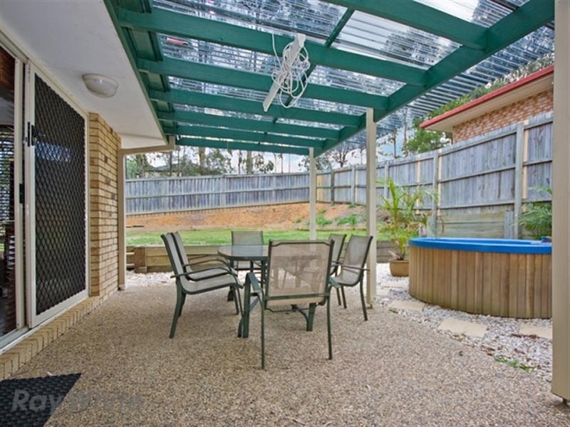 18 Windsor Place, Forest Lake QLD 4078