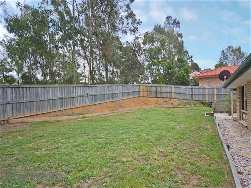 18 Windsor Place, Forest Lake QLD 4078