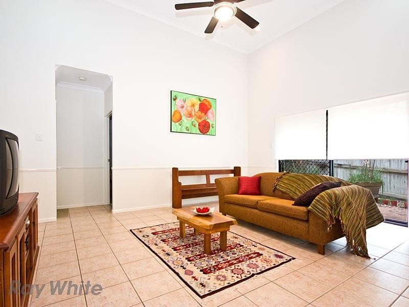 7 Windsor Place, Forest Lake QLD 4078