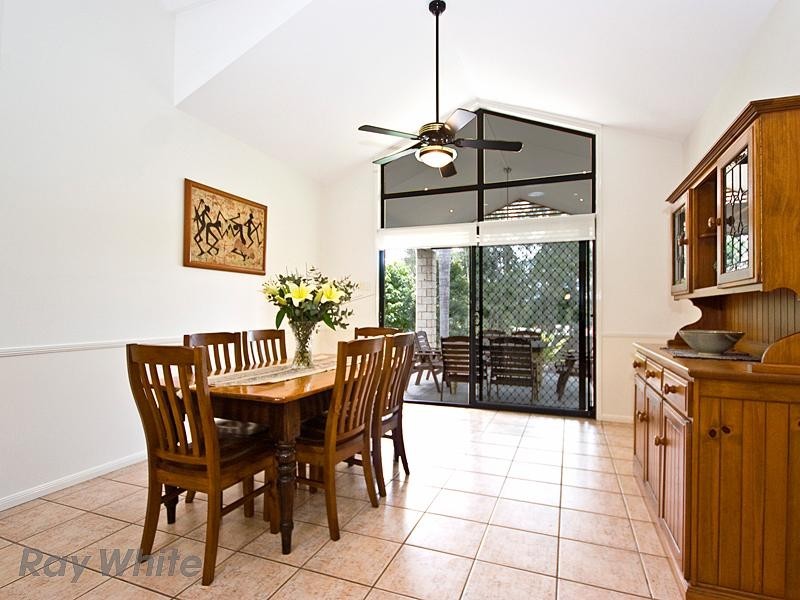 7 Windsor Place, Forest Lake QLD 4078