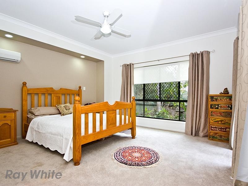 7 Windsor Place, Forest Lake QLD 4078