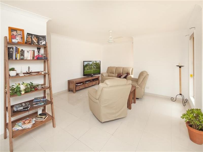 27 Sugarwood Street, Bellbowrie QLD 4070