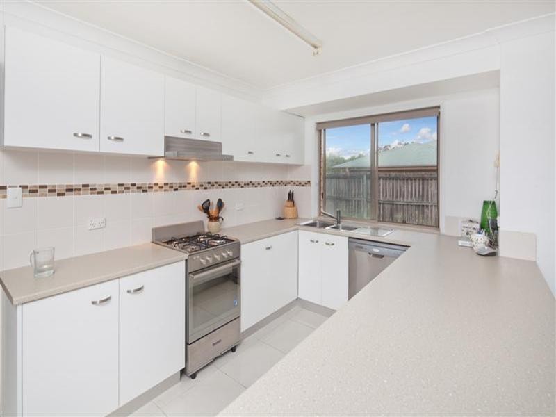 27 Sugarwood Street, Bellbowrie QLD 4070