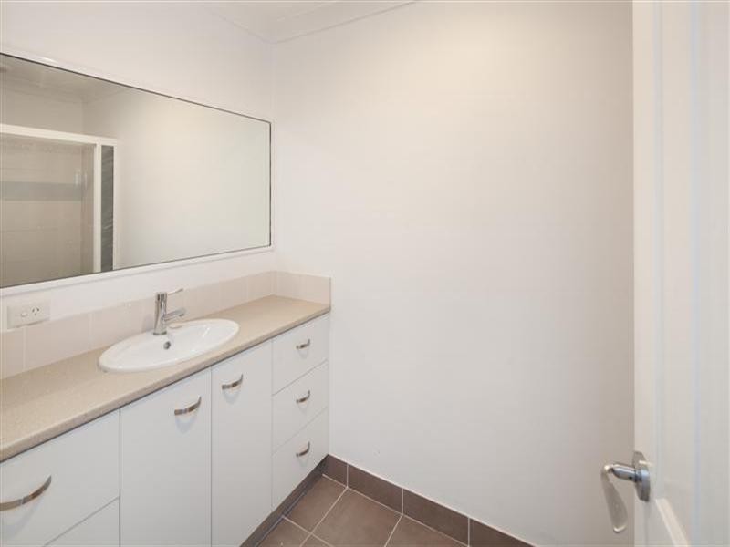 27 Sugarwood Street, Bellbowrie QLD 4070