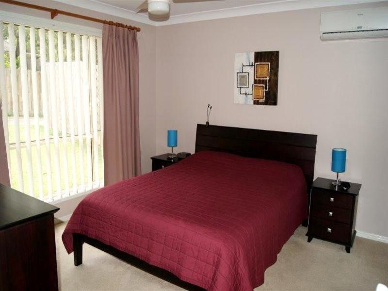 10 TAYLOR Place, Forest Lake QLD 4078