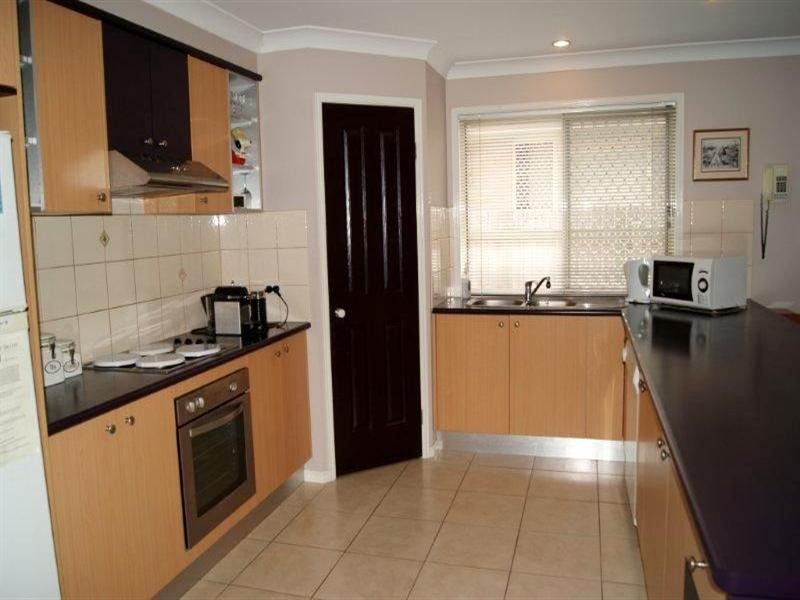 10 TAYLOR Place, Forest Lake QLD 4078