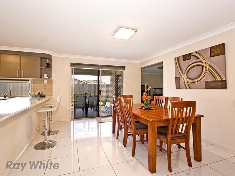 19 Summit Terrace, Forest Lake QLD 4078