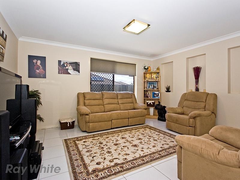 19 Summit Terrace, Forest Lake QLD 4078