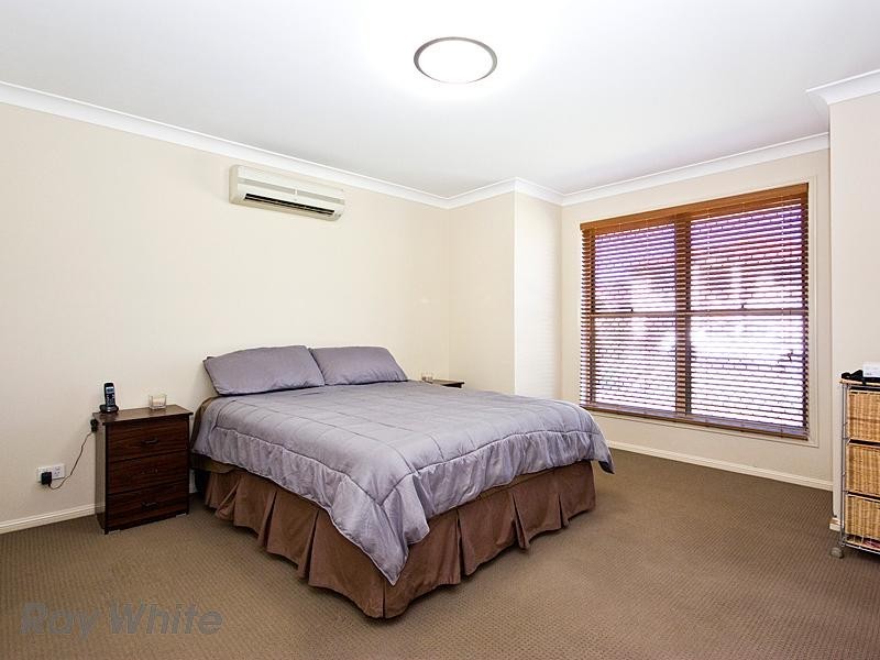 19 Summit Terrace, Forest Lake QLD 4078