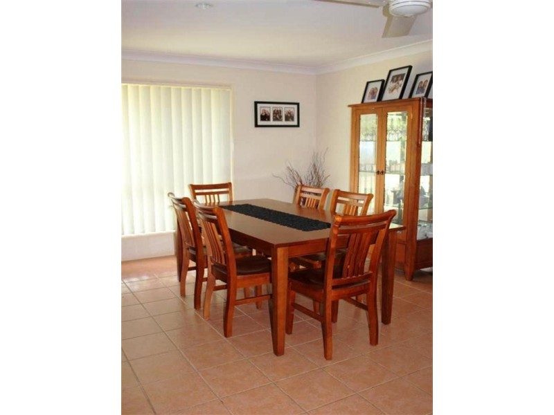 11 Wren Close, Forest Lake QLD 4078