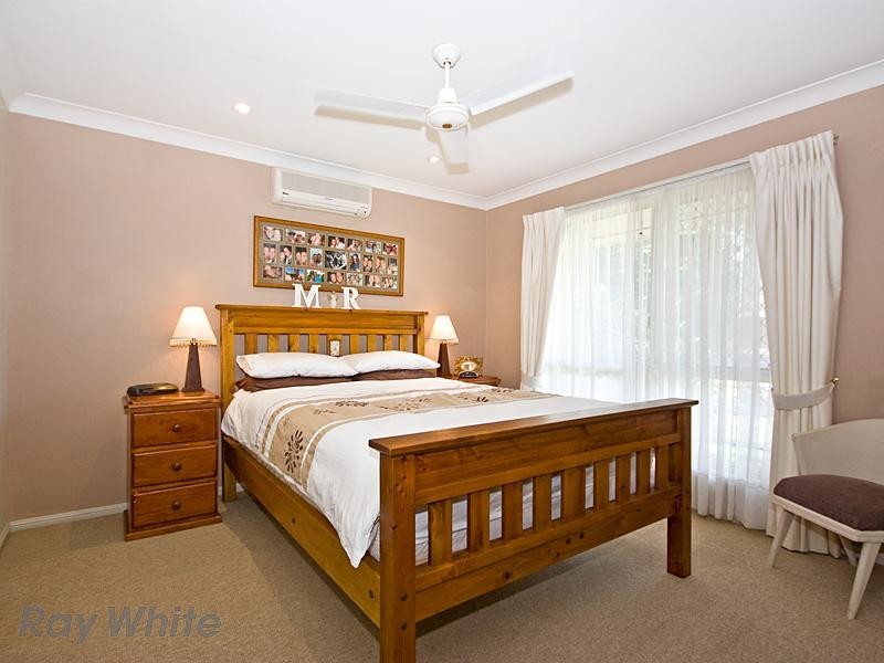 17 Beaufront Place, Forest Lake QLD 4078