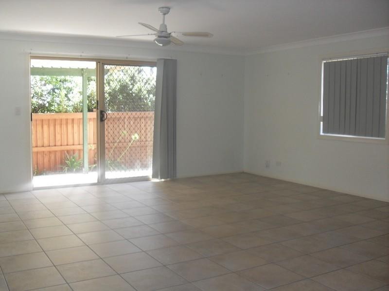 16 Mapleton Crescent, Forest Lake QLD 4078