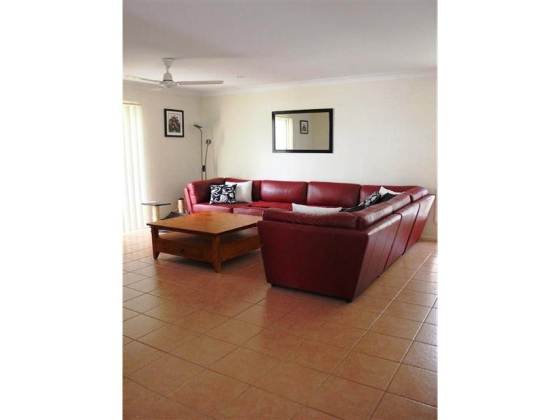 11 Wren Close, Forest Lake QLD 4078