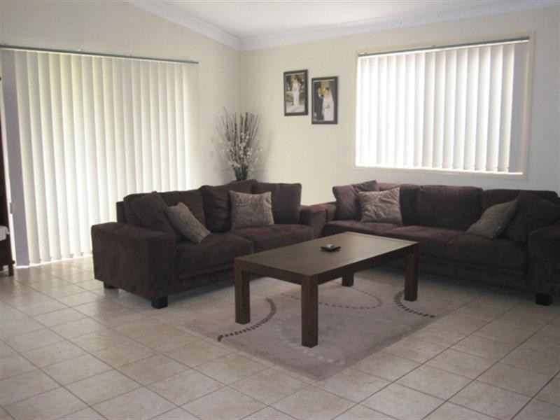 4 Kew Close, Forest Lake QLD 4078