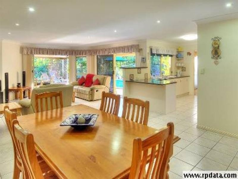 16 Regents Circuit, Forest Lake QLD 4078