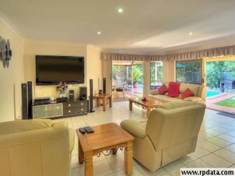 16 Regents Circuit, Forest Lake QLD 4078