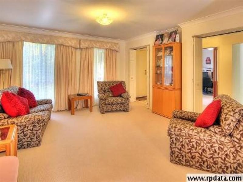 16 Regents Circuit, Forest Lake QLD 4078