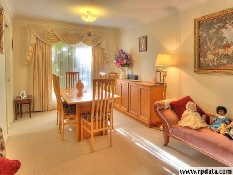 16 Regents Circuit, Forest Lake QLD 4078