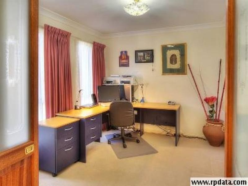 16 Regents Circuit, Forest Lake QLD 4078