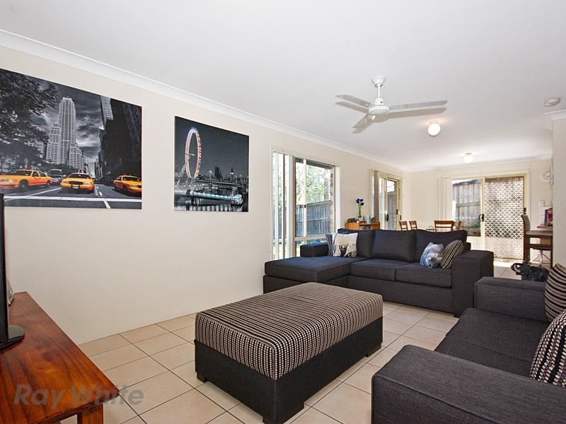 3/7 Glorious Way, Forest Lake QLD 4078