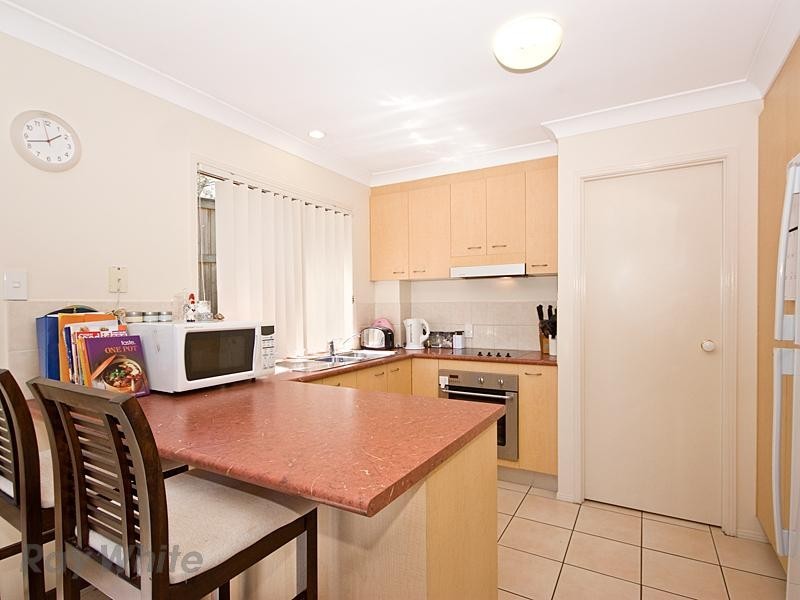 3/7 Glorious Way, Forest Lake QLD 4078