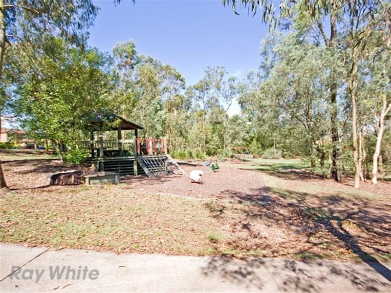 3/7 Glorious Way, Forest Lake QLD 4078