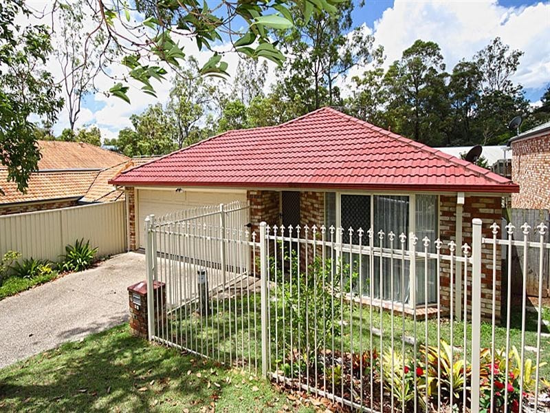 25 SAMFORD Place, Forest Lake QLD 4078
