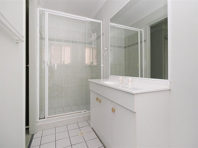 25 SAMFORD Place, Forest Lake QLD 4078