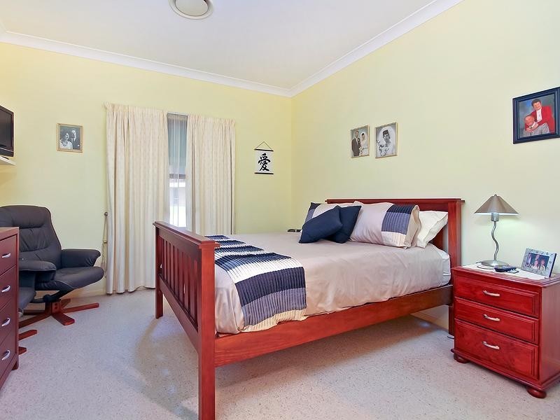 13 Cheltenham Place, Forest Lake QLD 4078