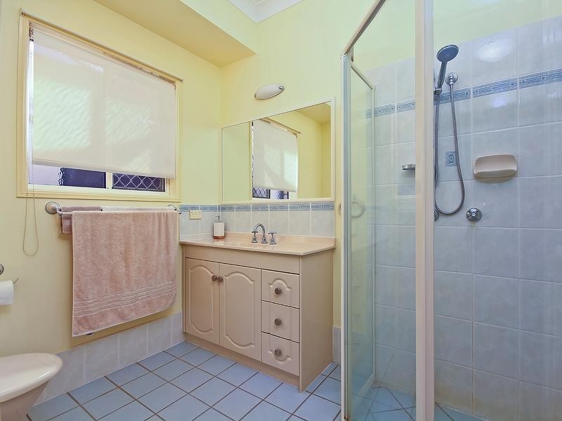 13 Cheltenham Place, Forest Lake QLD 4078