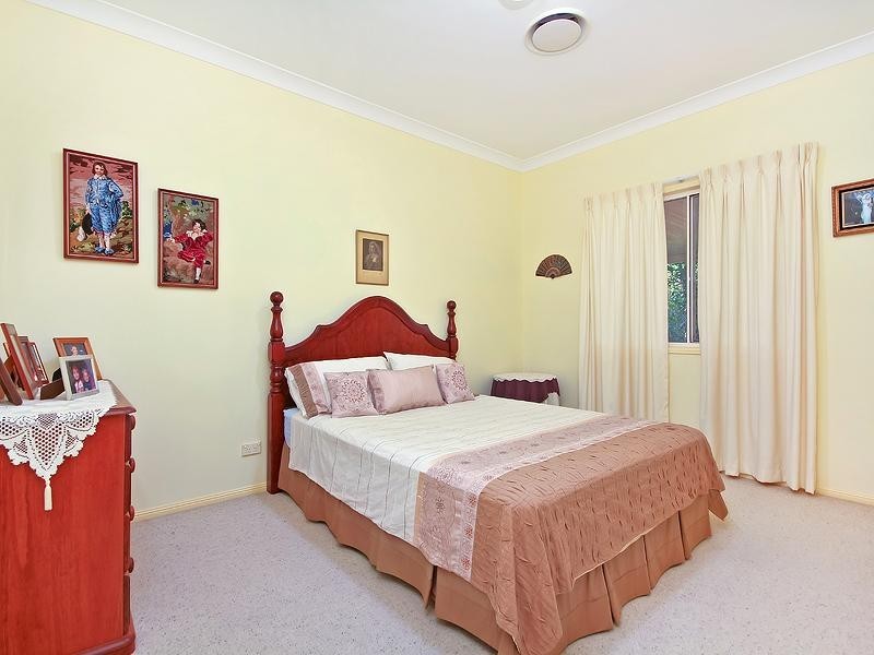 13 Cheltenham Place, Forest Lake QLD 4078