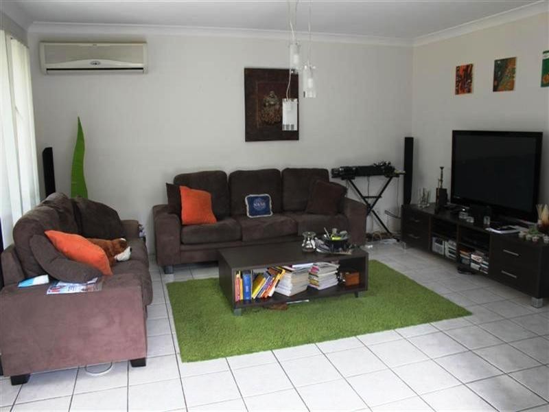 8 Lyrebird Close, Doolandella QLD 4077